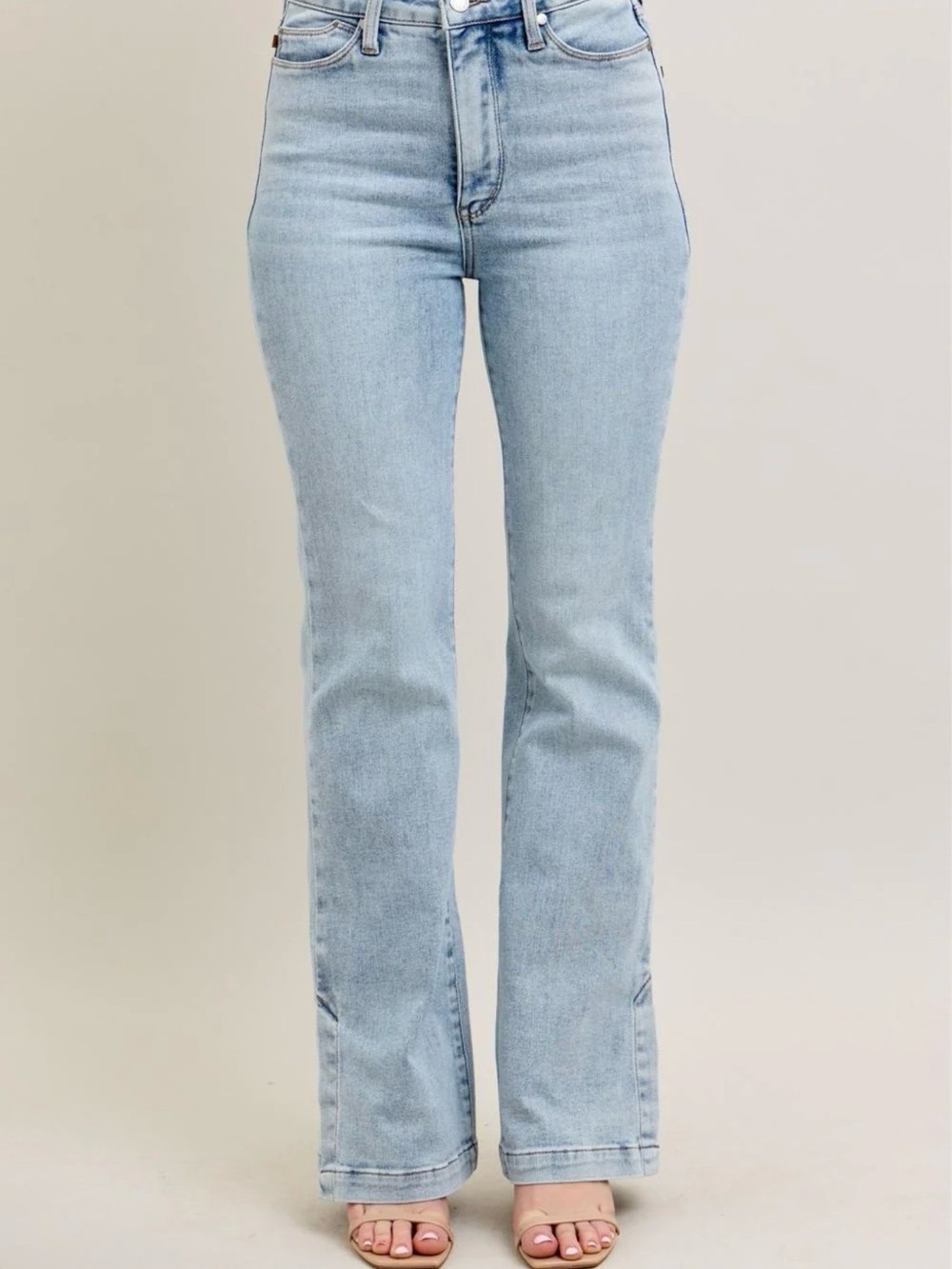 Judy Blue High-Rise Medium Wash Jeans - Light Blue, Size 15/32 - Picture 1 of 12